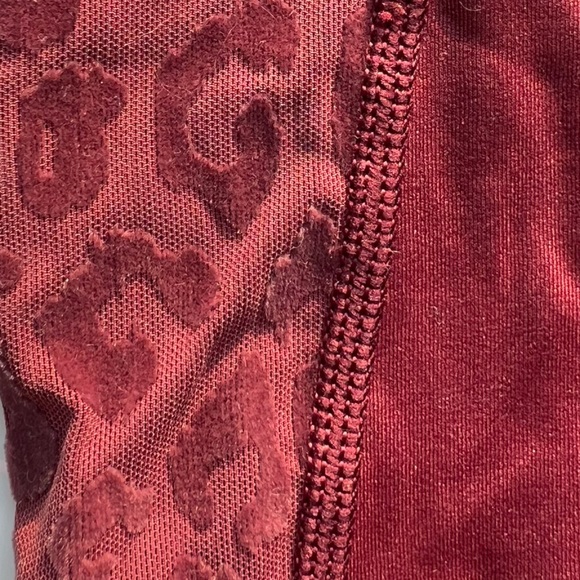 Aerie Offline Goals High Waisted Maroon Red Cheetah print leggings - Picture 5 of 7